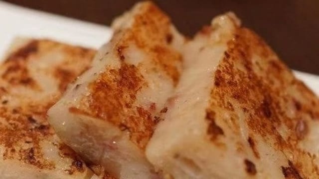 Pan Fried Turnip Cake (3).