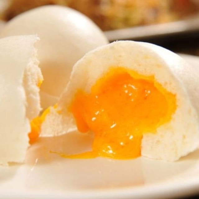 Steamed Golden Lava Bun (3).