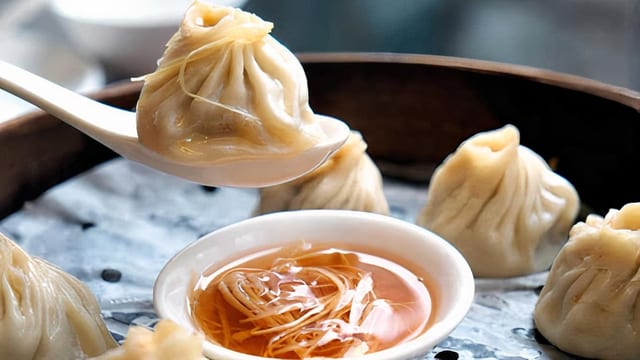 Juicy Pork Dumpling (Shanghai Xiao Long Bao) (5).